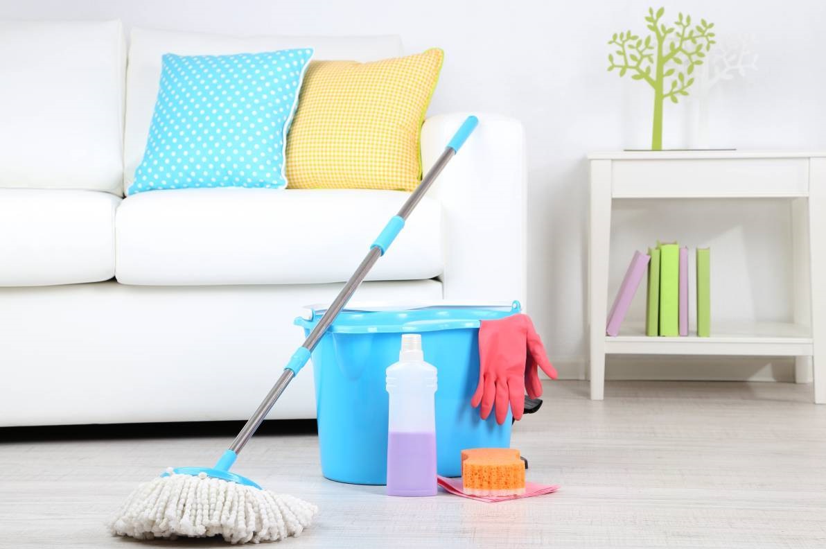 Эффективные методы уборки трехкомнатной квартиры на заказ