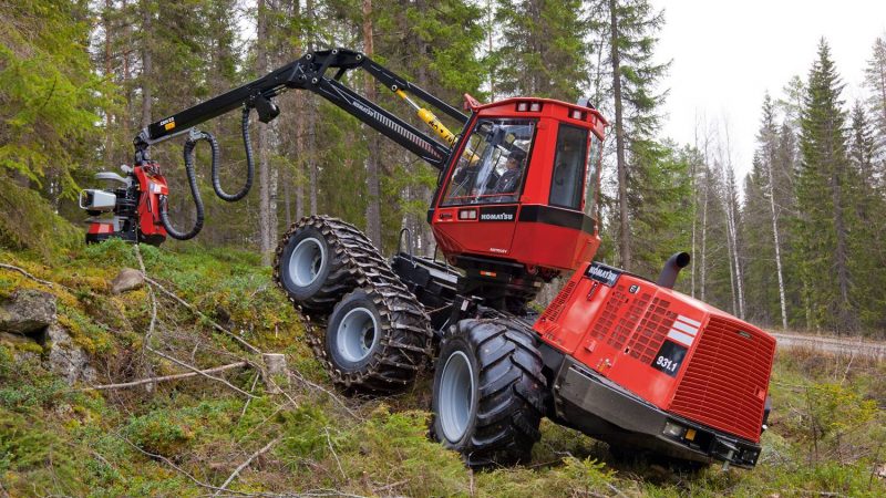 Чокерный трактор: Мощная машина для лесозаготовительной промышленности