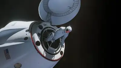 Астронавты SpaceX Crew Dragon отдалились от Земли дальше, чем любой человек за 50 лет