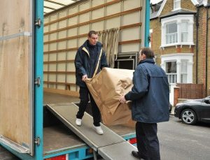 Зачем вызывать грузчиков: преимущества профессиональной помощи